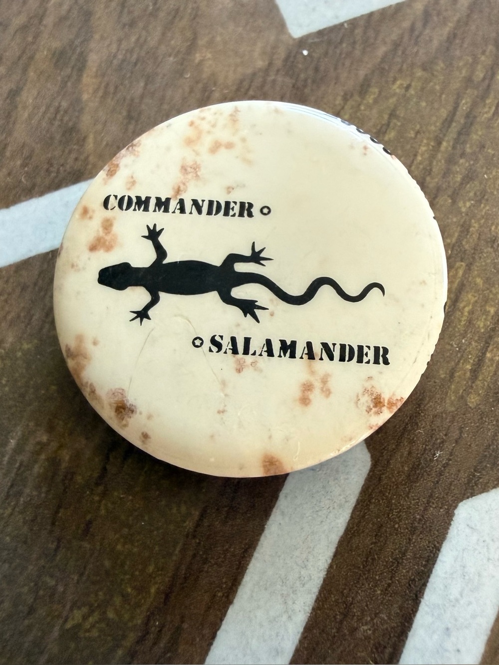 Reptile pin - Cream and Brown
